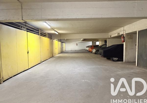 Parking à vendre 300 m² Paris 18