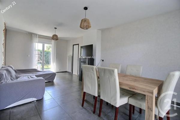 Maison à vendre  5 pièces - 107 m 2   CHATEAU THIERRY  - 02
