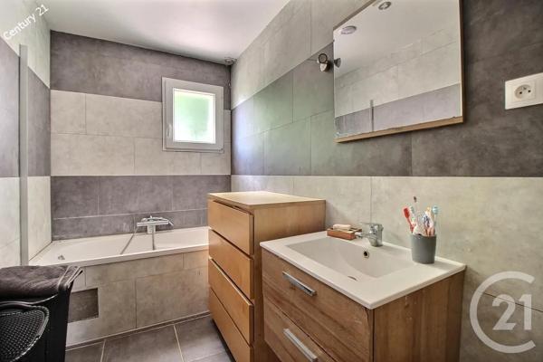 Maison à vendre  5 pièces - 107 m 2   CHATEAU THIERRY  - 02