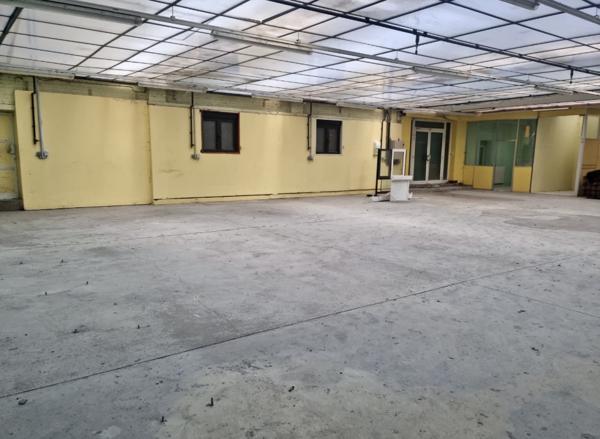Local Commercial
         2 pièces
        - 651 m² 185 000 € *