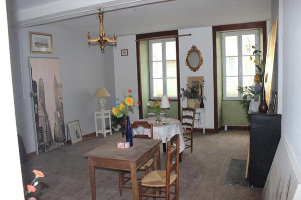 Immeuble à vendre |  Mauzé-sur-le-Mignon |  192 m²