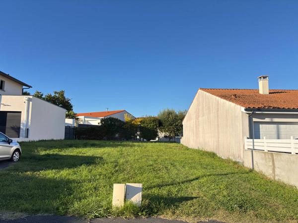 TERRAIN à ROYAN