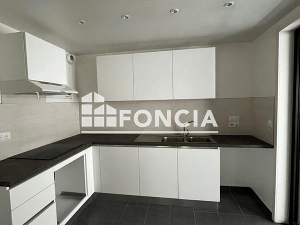 Location Appartement 3 pièces 75.11 m² - 110 RUE DE TREVISE Lille 59000