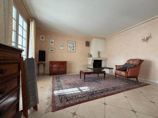 Les Sables d'Olonne. Maison sur sous-sol + studio