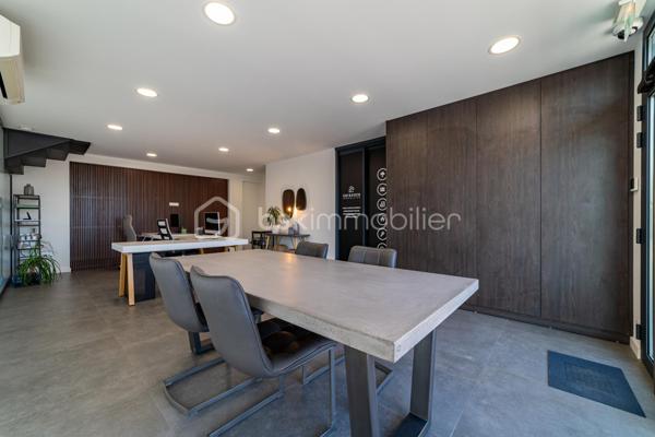 Local commercial de 99 m²