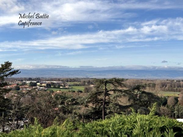 🏡 MAISON DE CARACTÈRE – CENTRE DE SAINT-GALMIER – PROPRIETE UNIQUE