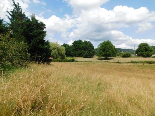 Terrain viabilisé 700 m² - Vue dégagée