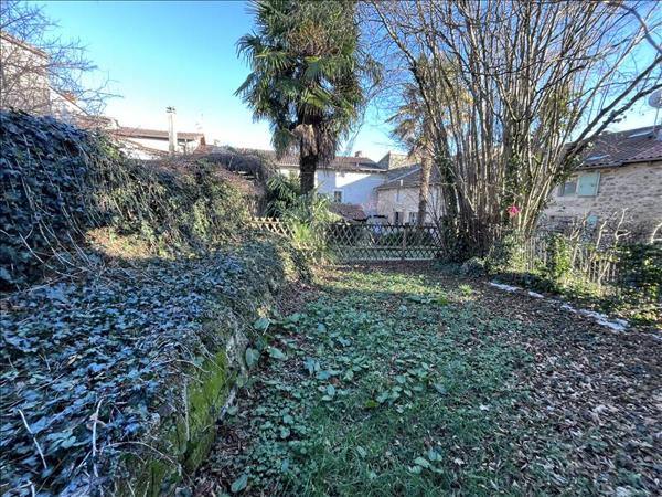 Immeuble à vendre |  Nontron |  580 m²