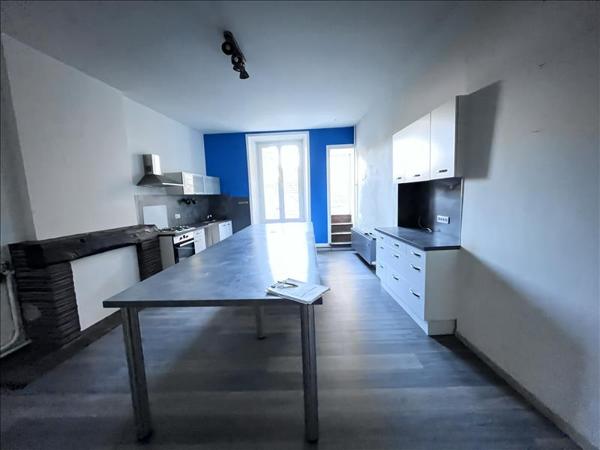 Immeuble à vendre |  Nontron |  580 m²