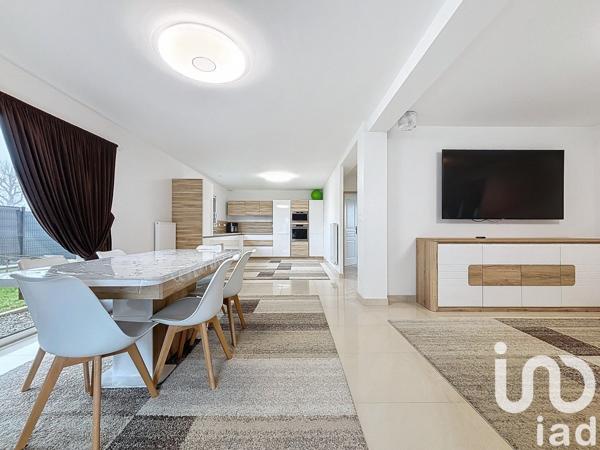 Pavillon 5 pièces de 136 m² à Miniac-Morvan (35540)