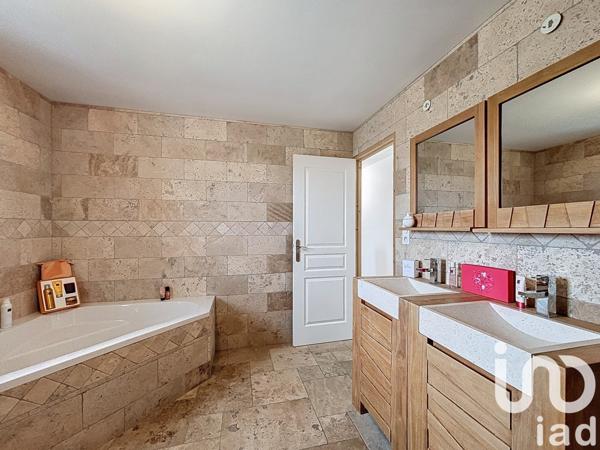 Pavillon 5 pièces de 136 m² à Miniac-Morvan (35540)