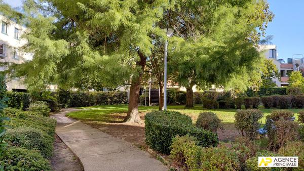 Versailles Glatigny - Appartement 4 pièces 88 m2 situé au 2e et dernier étage avec terrasse de 21 m², cave et box €460 000 ** - Référence 27300