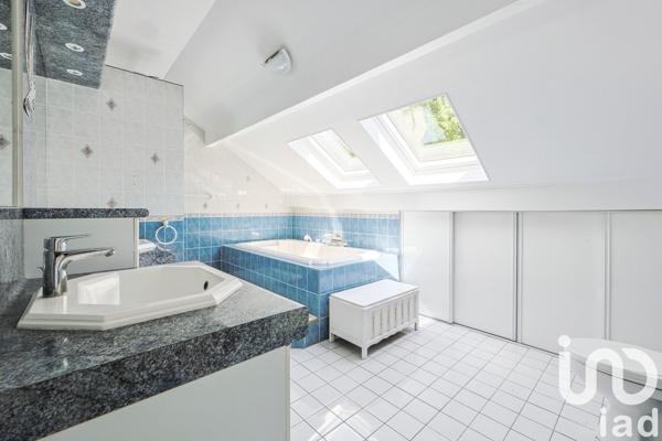 Maison à vendre 9 pièces 203 m² Gressy