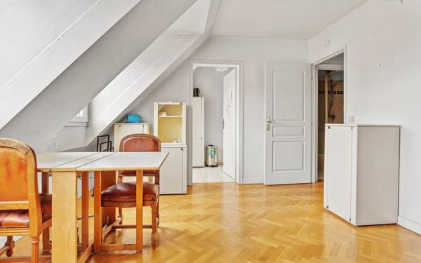 Appartement à vendre    1 pièce • 28,27 m2 Antony