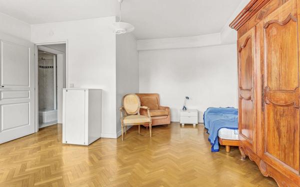 Appartement à vendre    1 pièce • 28,27 m2 Antony