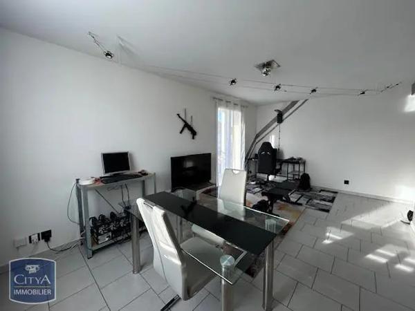 Appartement à louer 2 pièces 50.4m²