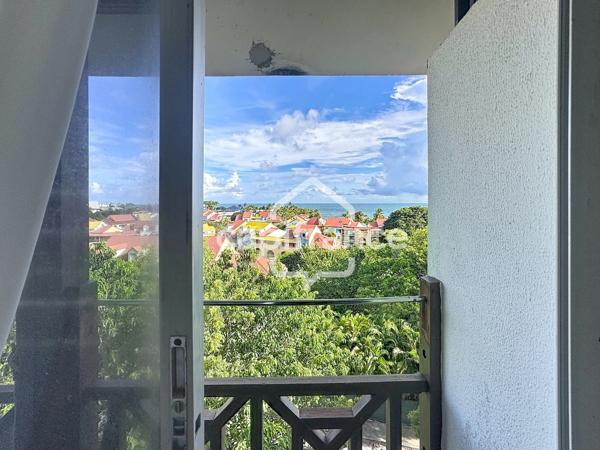 LE GOSIER – BAS-DU-FORT | DUPLEX T4 VUE MER – 159 m² AU SOL AVEC TERRASSES