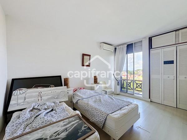 LE GOSIER – BAS-DU-FORT | DUPLEX T4 VUE MER – 159 m² AU SOL AVEC TERRASSES