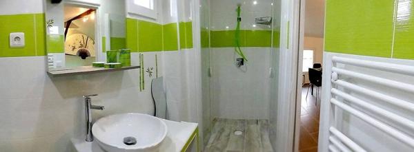 Constitué de 4 T1b, immeuble à vendre .