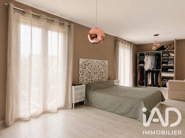 Maison à vendre 9 pièces 210 m² Châlons-en-Champagne