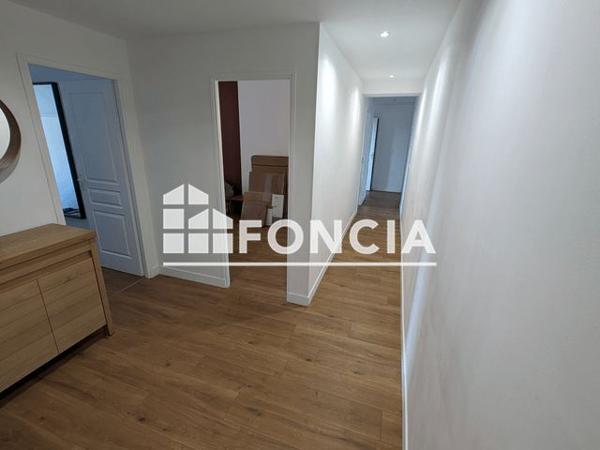 Location Studio 10.7 m² - 3 SQUARE JEAN ALLEMANE Evry 91000