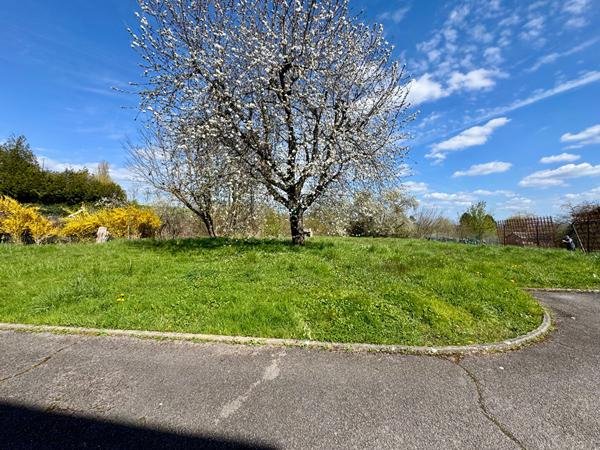 Spacieux T4 avec son garage, ses balcons, son jardin et sa cave