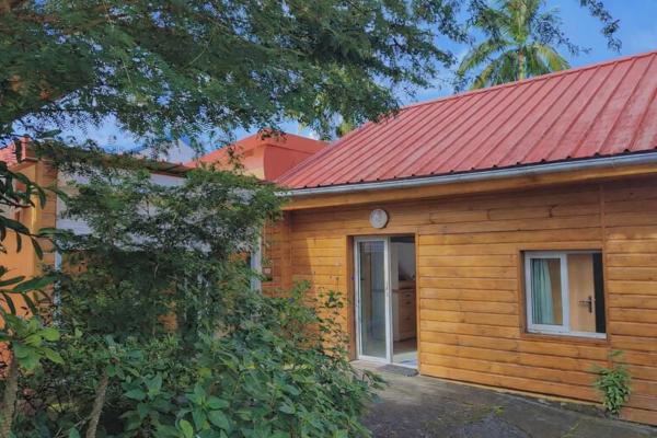 Maison à SAINTE-ROSE, 97439 - 9 pièces 293m²