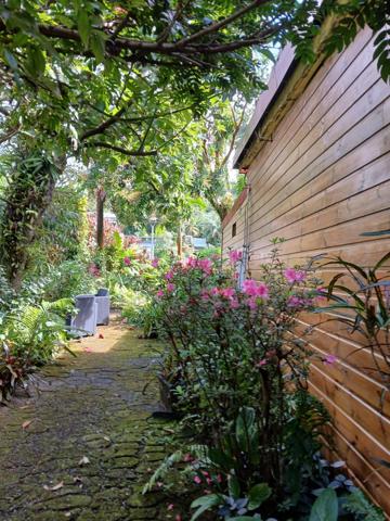 Maison à SAINTE-ROSE, 97439 - 9 pièces 293m²