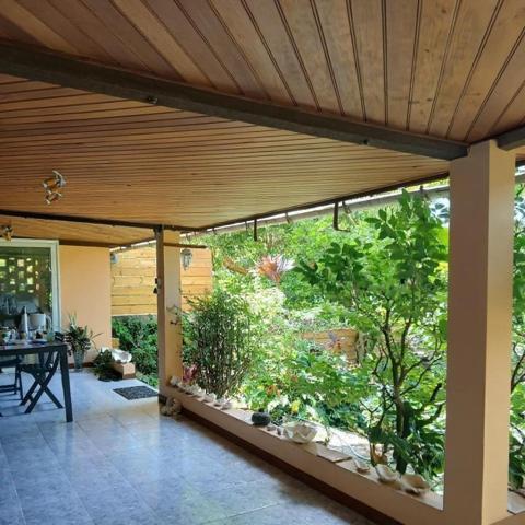 Maison à SAINTE-ROSE, 97439 - 9 pièces 293m²