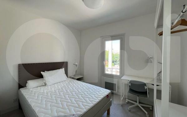 Maison à louer    2 pièces •  Marseille 8