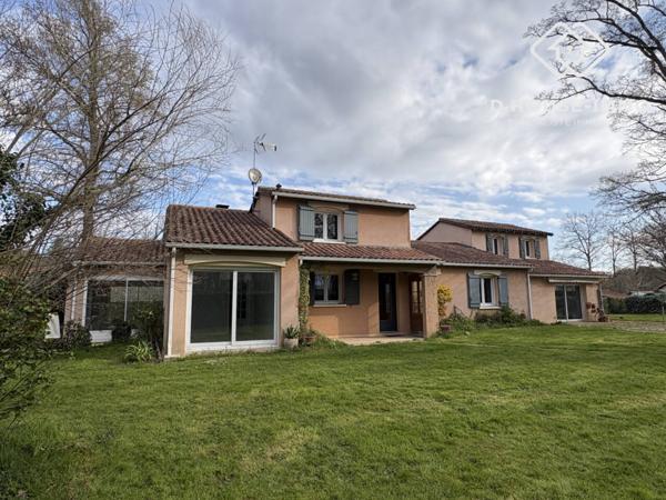 Maison à vendre 8 pièces de 230 m²