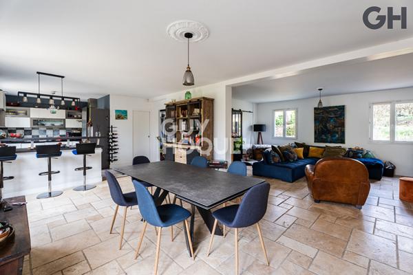 CHARMANTE MAISON FAMILIALE DE 6 PIECES ( environ138m²) À SOISY-SUR-SEINE