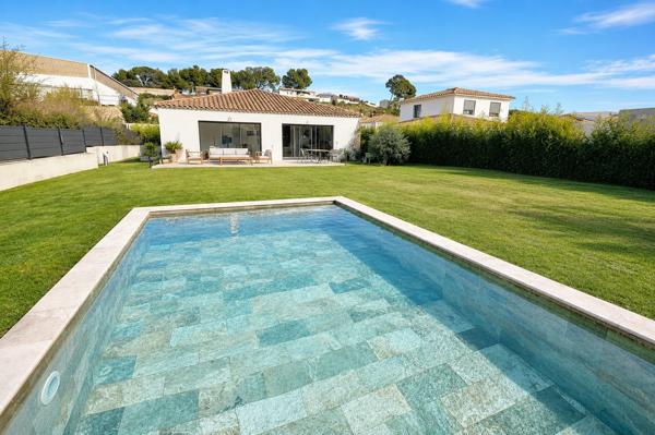 Maison familiale récente avec piscine – Saint-Chamas