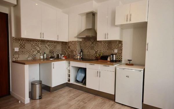 Appartement à louer    2 pièces •  Marseille 1