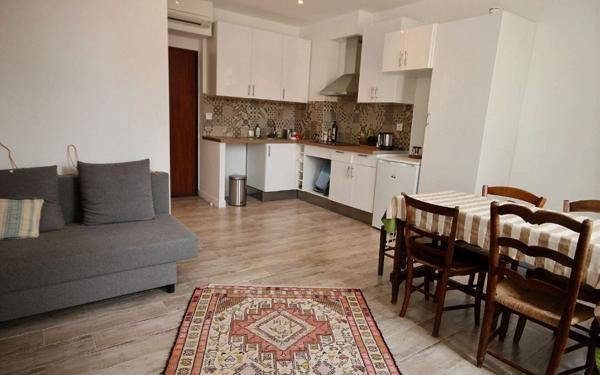 Appartement à louer    2 pièces •  Marseille 1