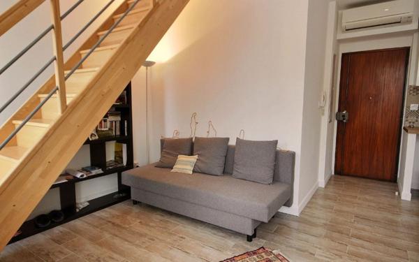 Appartement à louer    2 pièces •  Marseille 1