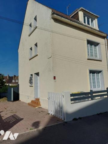 A VENDRE EN EXCLUSIVITE MAISON TRES SPACIEUSE  120 m²