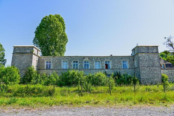 COUCY-LÈS-EPPES – CHÂTEAU ET ANCIEN COMPLEXE ÉVÉNEMENTIEL SUR 18 352 M²