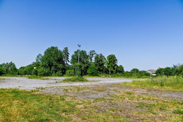COUCY-LÈS-EPPES – CHÂTEAU ET ANCIEN COMPLEXE ÉVÉNEMENTIEL SUR 18 352 M²