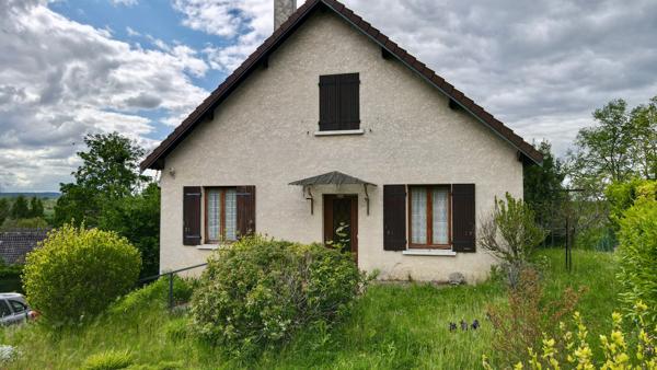 maison avec confort de plain-pied, sous-sol, garage 50 m2, sur terrain 800 m2