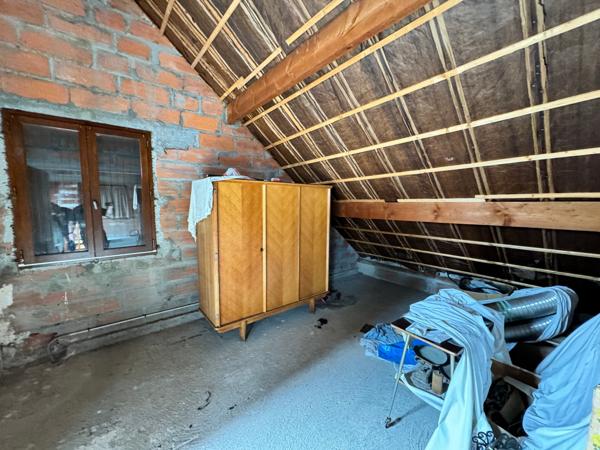 maison avec confort de plain-pied, sous-sol, garage 50 m2, sur terrain 800 m2