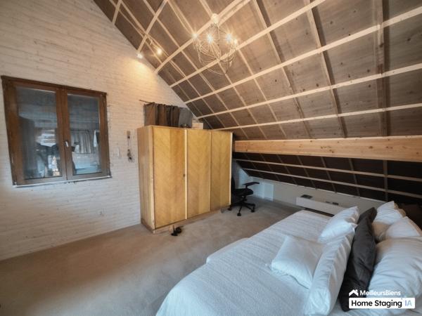 maison avec confort de plain-pied, sous-sol, garage 50 m2, sur terrain 800 m2