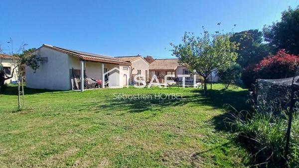 Maison T5 de plain-pied à Noé, avec dépendances et piscine