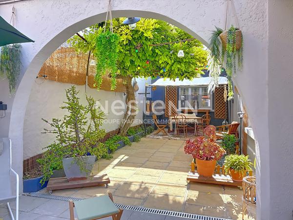 Maison entièrement rénovée 4 pièces de 103.73 m² avec jardin style colonial Narbonne