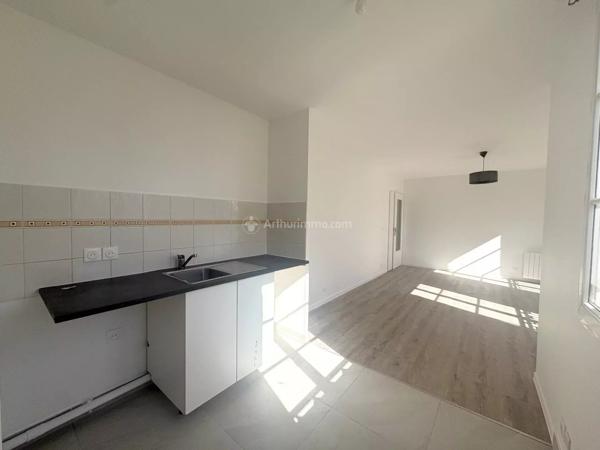 Vente                                                      Appartement
                        
                     2 pièces                      45 m2                     à Serris