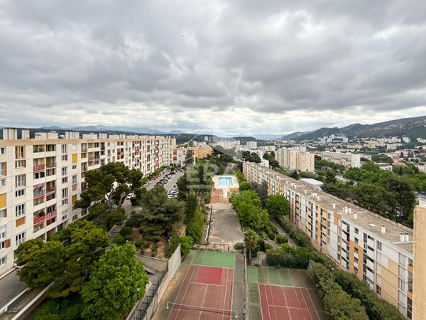 Appartement 3 pièces avec cave et stationnement privatif