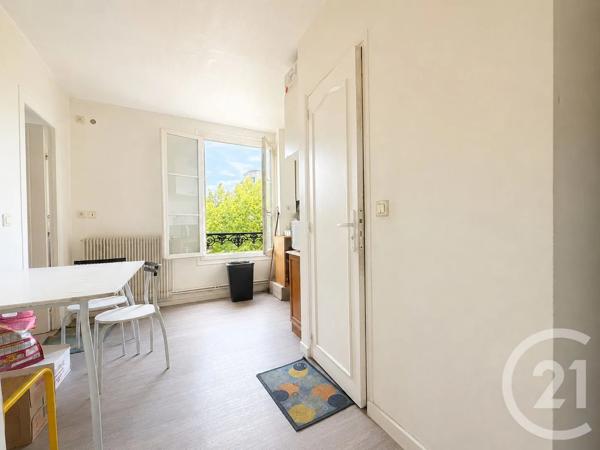 Appartement F3 à vendre  3 pièces - 35,78 m 2   ST DENIS  - 93