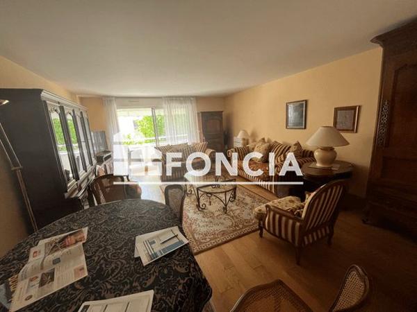 Location Appartement meublé 4 pièces 96.89 m² - 96 RUE CHEVALIER Bordeaux 33000