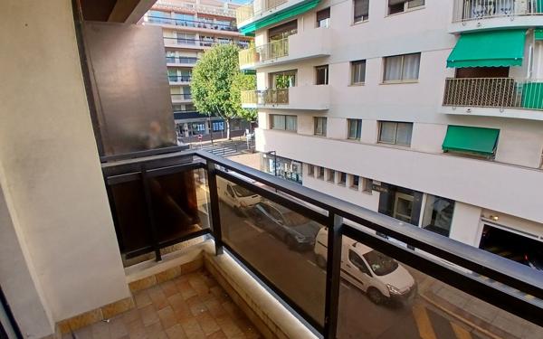 Appartement à louer    1 pièce •  Antibes