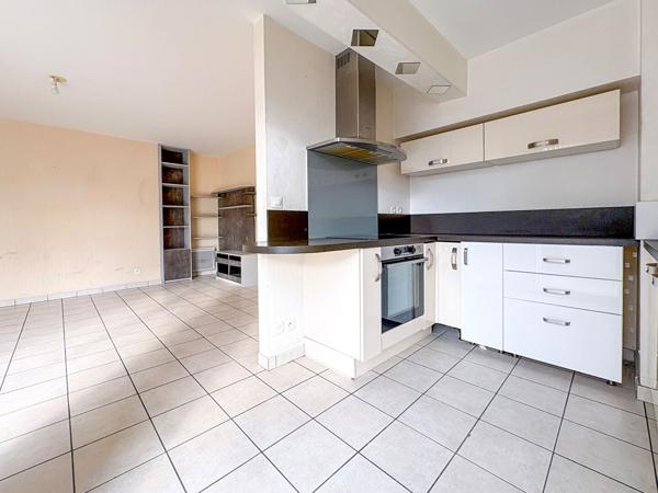 ANGERS DESJARDINS APPARTEMENT T3 AVEC BALCON CAVE ET STATIONNEMENT